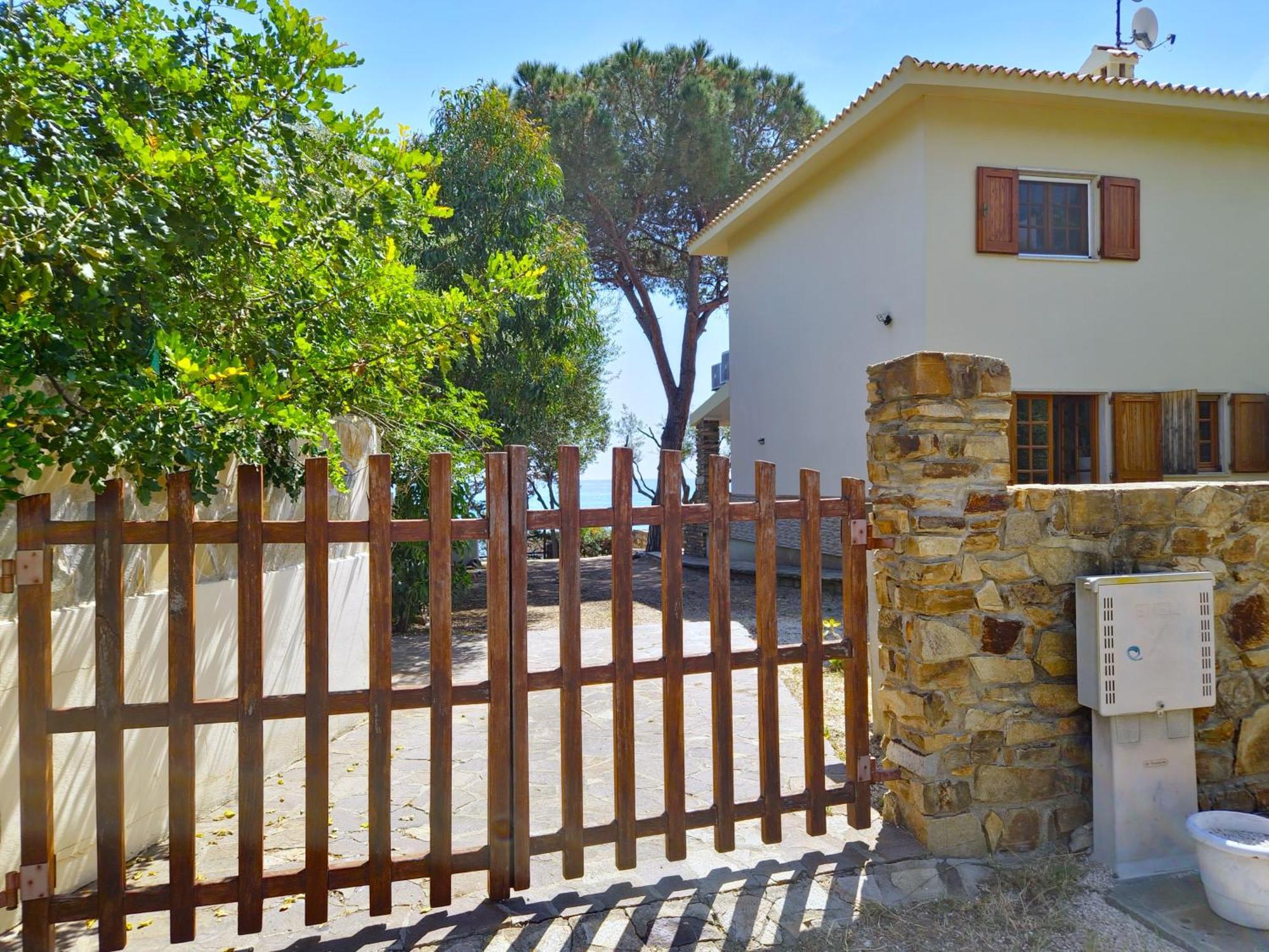 Villa Papiyon - Accesso Privato Alla Spiaggia Cala Liberotto Eksteriør bilde